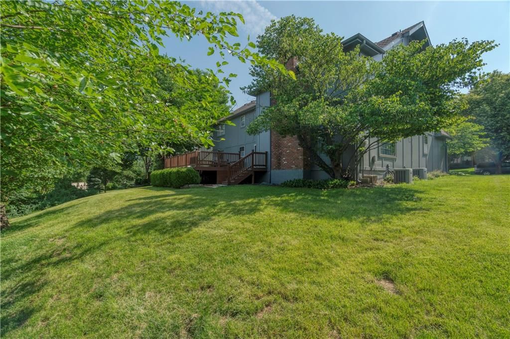 10712 Walmer Street — photo 36