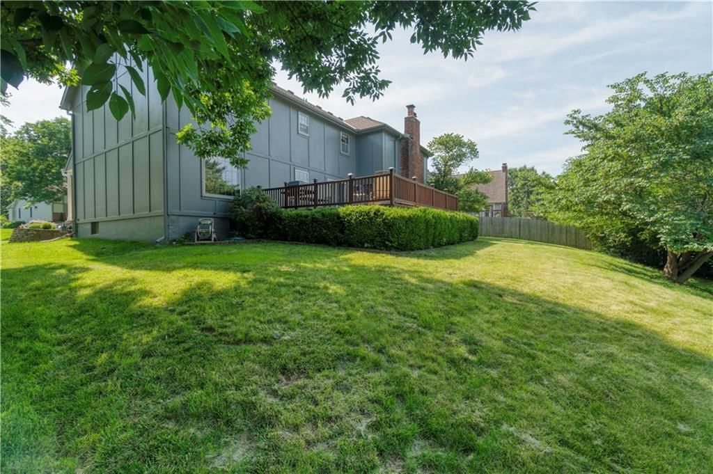 10712 Walmer Street — photo 37