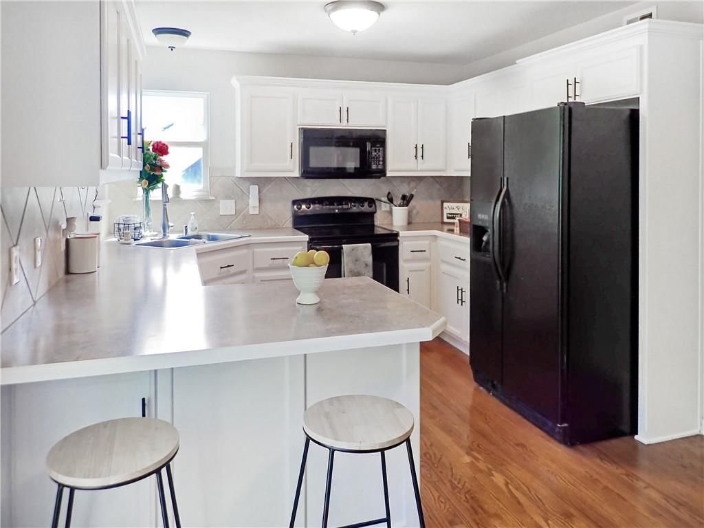 4301 NE 84th Terrace — photo 11