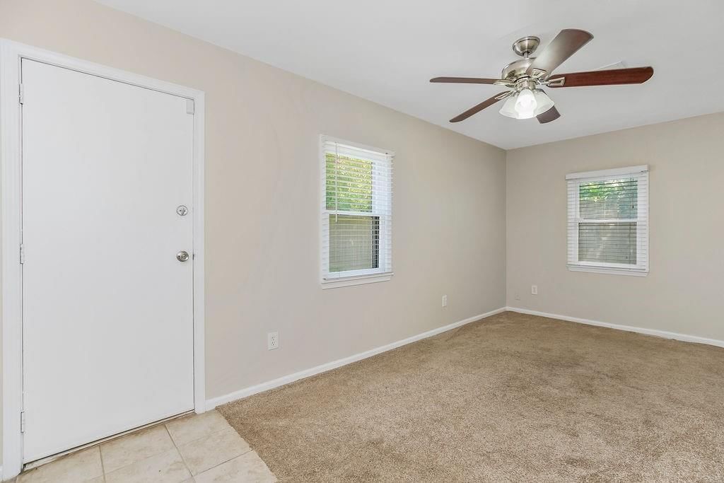 4926 Woodend Avenue — photo 16