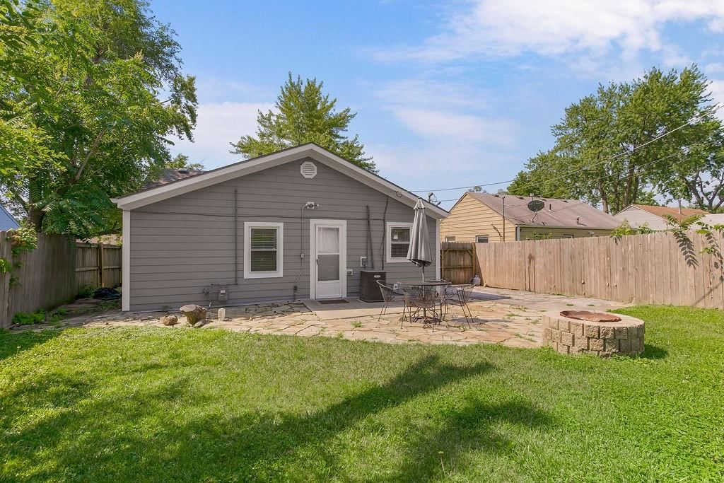 4926 Woodend Avenue — photo 18