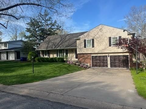 Photo 3 of 42 - 8738 Horton Street