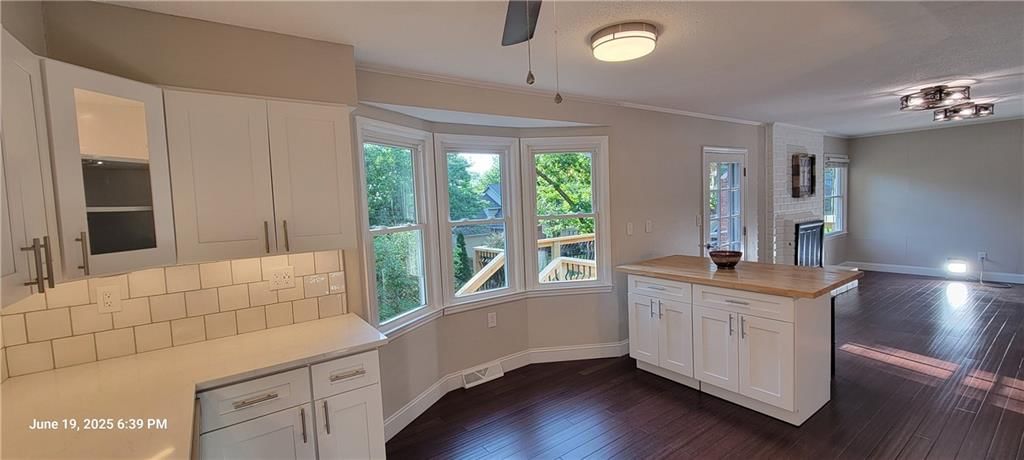 Photo 10 of 42 - 8738 Horton Street
