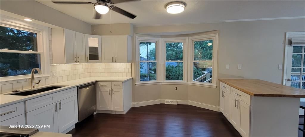 Photo 11 of 42 - 8738 Horton Street