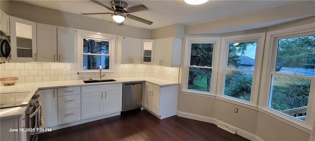 Photo 13 of 42 - 8738 Horton Street