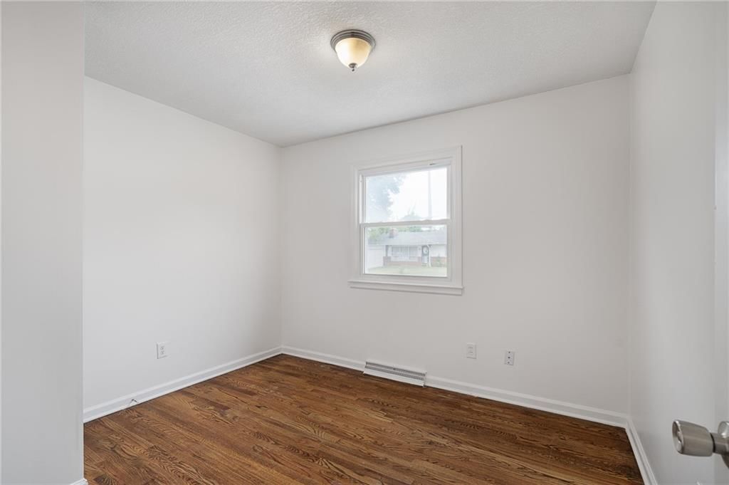 2401 N 64th Terrace — photo 28
