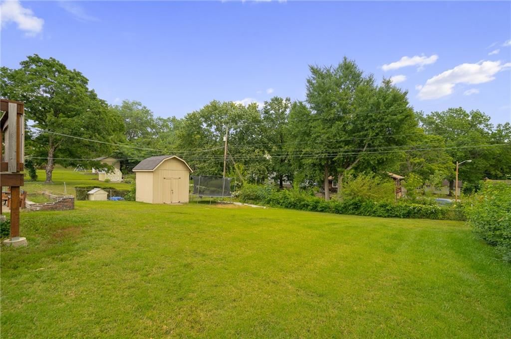2401 N 64th Terrace — photo 40