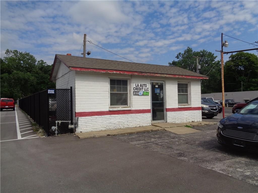 4305 NW Gateway Avenue — photo 4