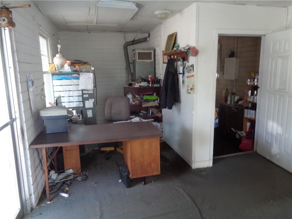 4305 NW Gateway Avenue — photo 5