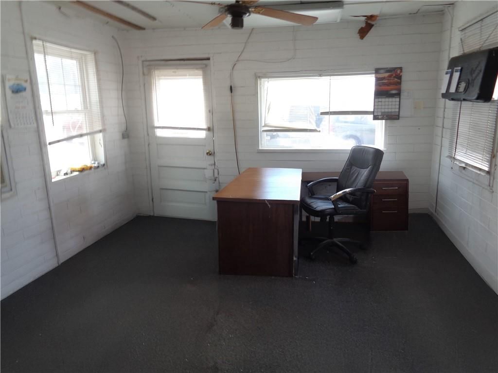 4305 NW Gateway Avenue — photo 6