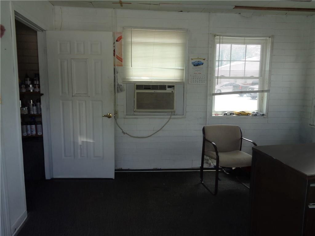 4305 NW Gateway Avenue — photo 7