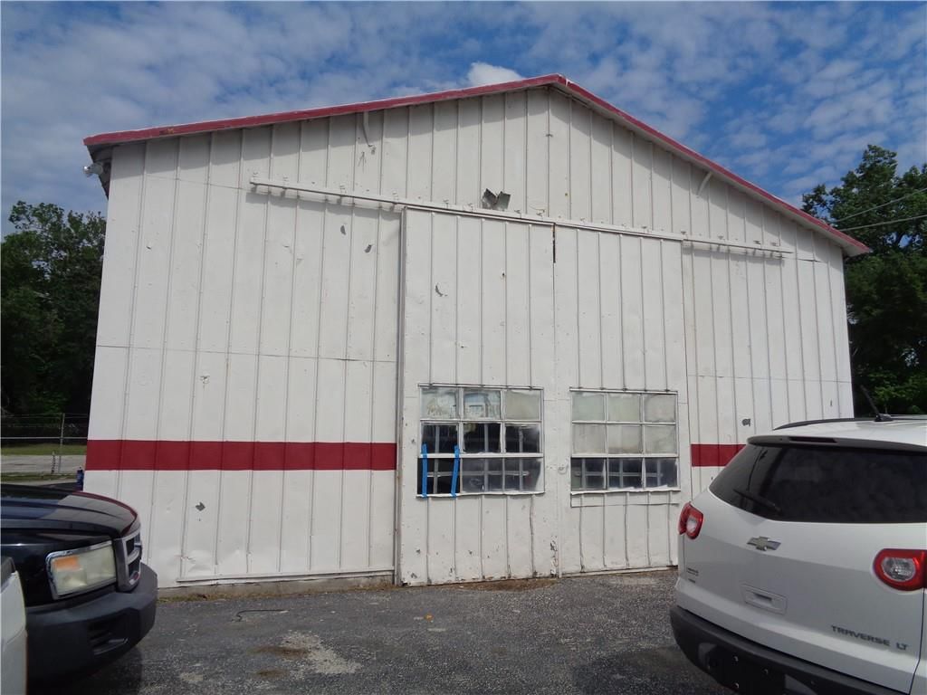 4305 NW Gateway Avenue — photo 10