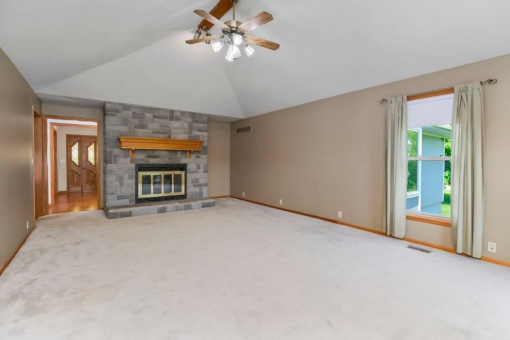 Photo 14 of 54 - 18209 E Moorland Street
