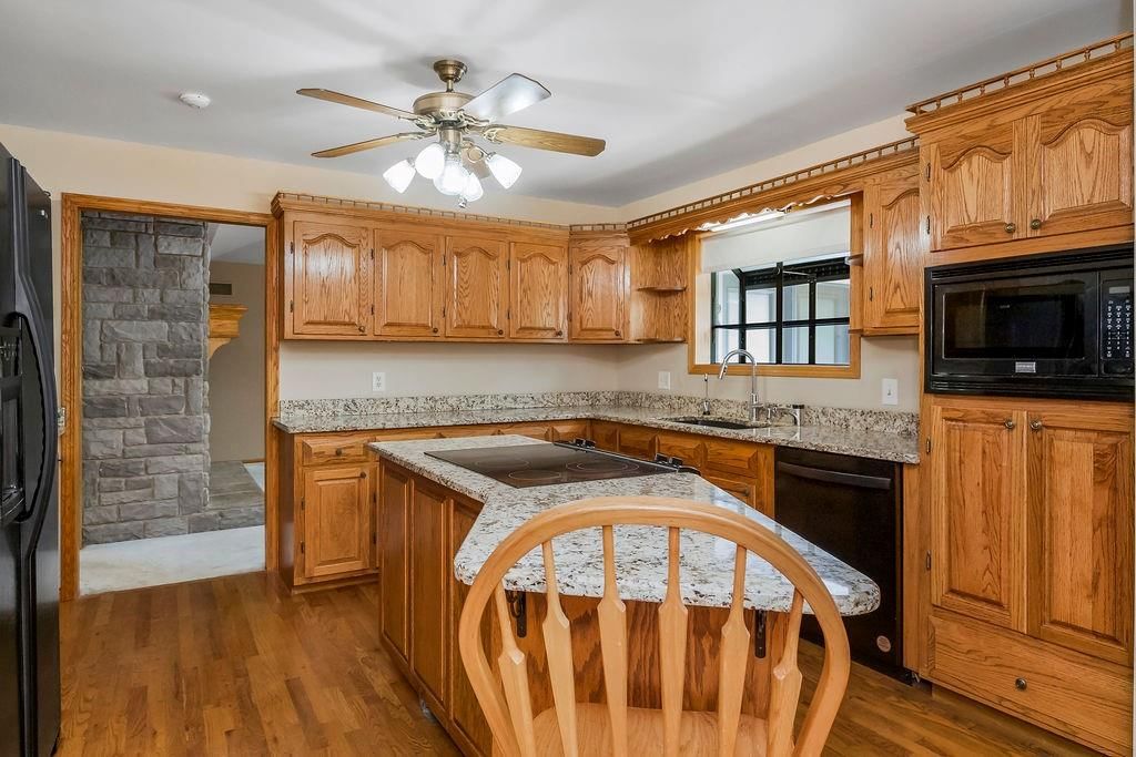 Photo 17 of 54 - 18209 E Moorland Street