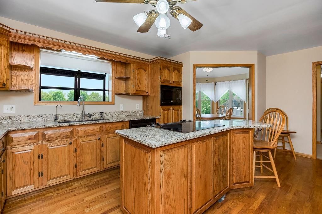 Photo 18 of 54 - 18209 E Moorland Street