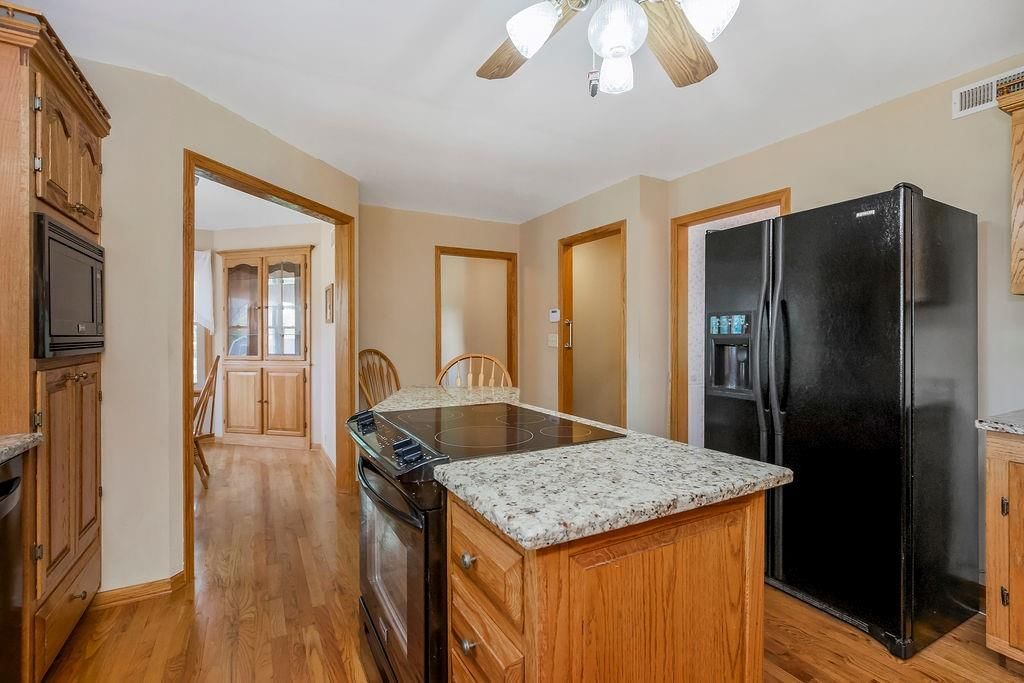 Photo 19 of 54 - 18209 E Moorland Street