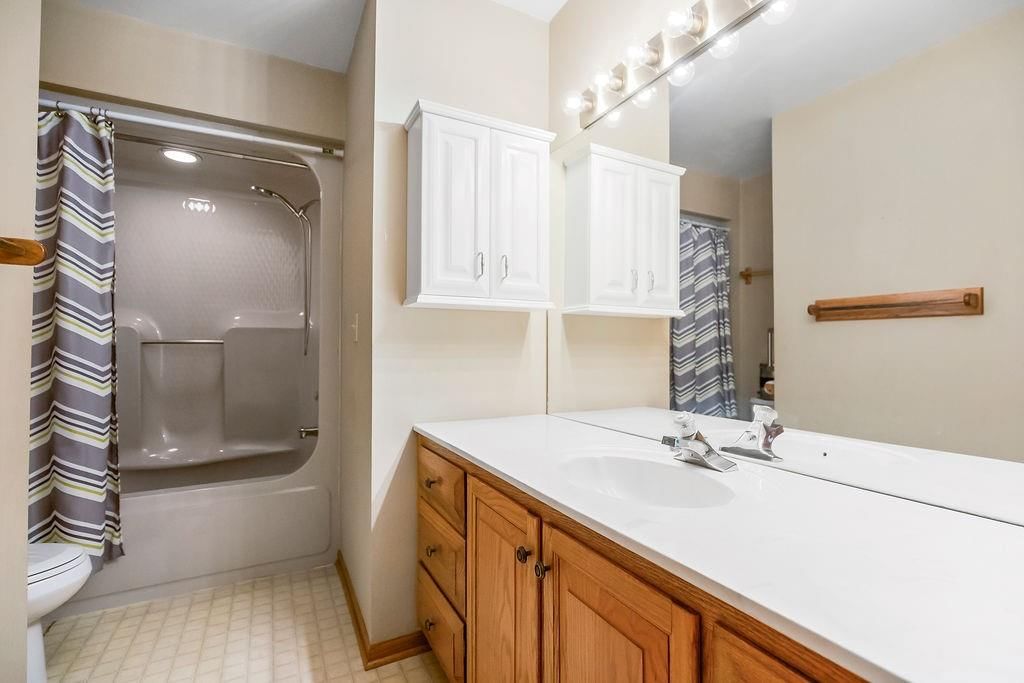 Photo 31 of 54 - 18209 E Moorland Street