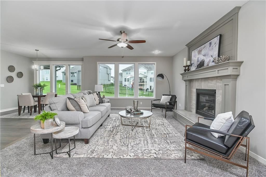 Photo 6 of 32 - 6102 Lewis Drive