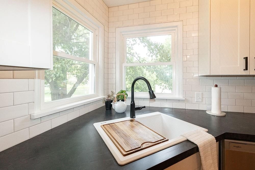 Photo 8 of 21 - 319 E 12TH Street