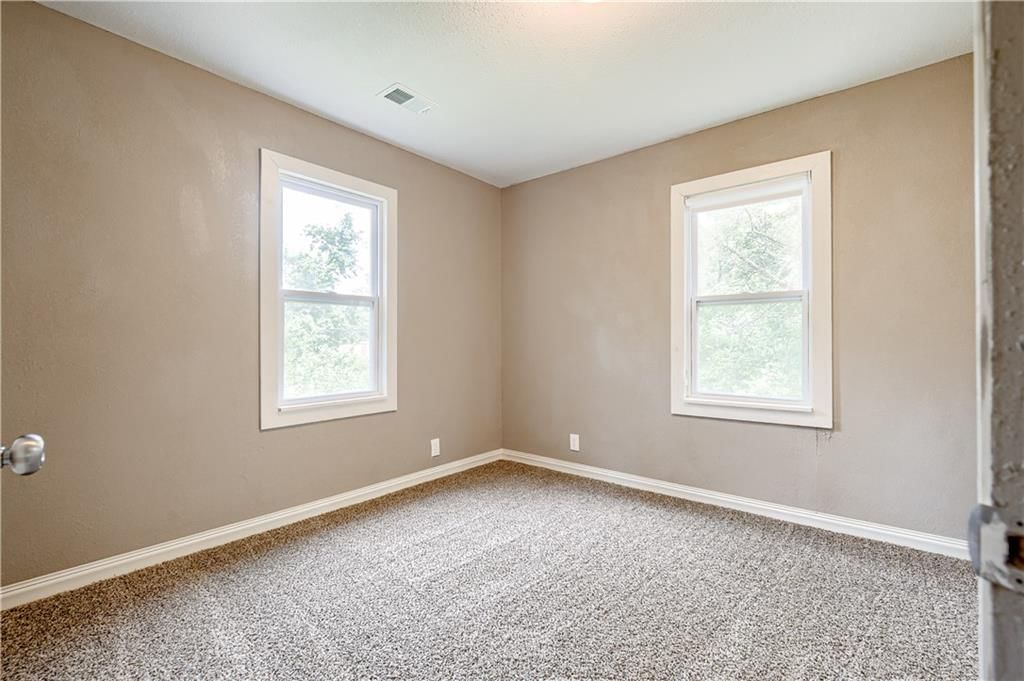 735 Lakewood Road — photo 12