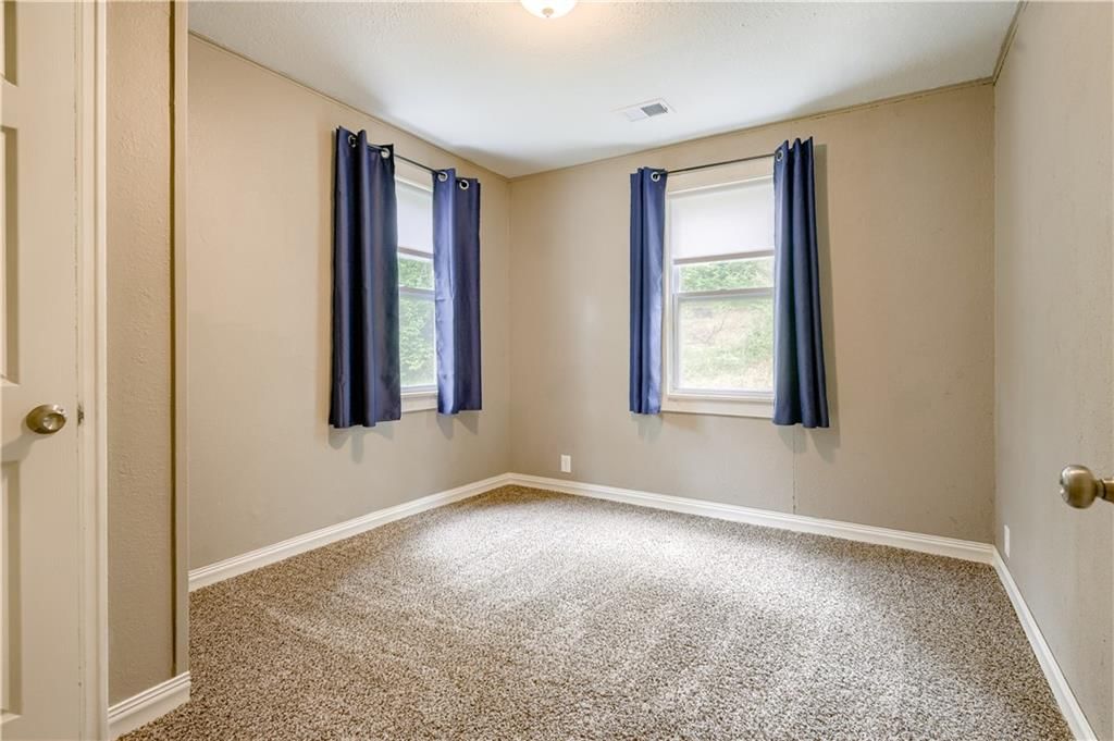 735 Lakewood Road — photo 15