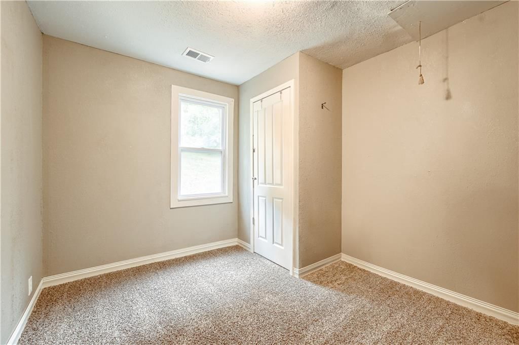 735 Lakewood Road — photo 17