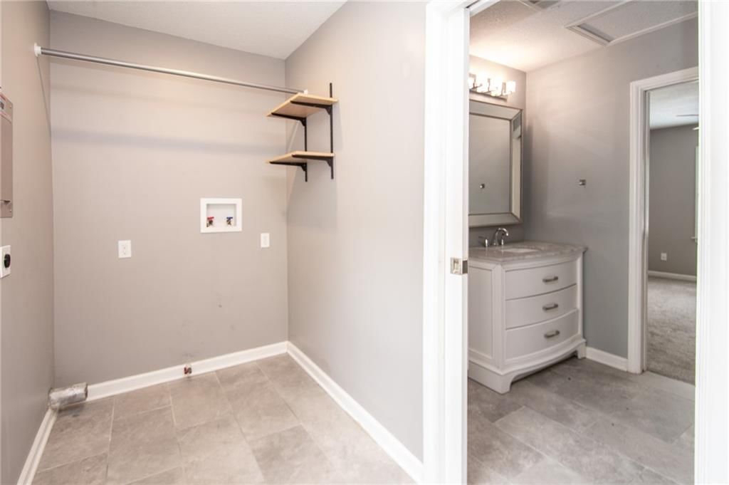 5625 Barton Lane — photo 11