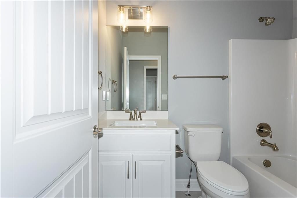 8890 N Monroe Avenue — photo 16