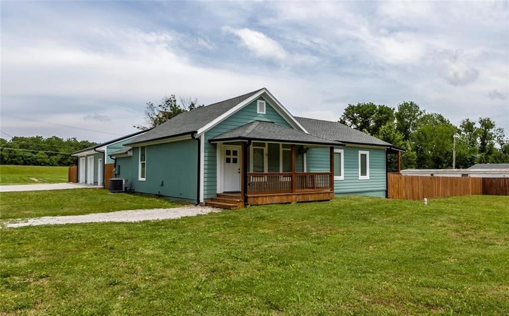 438 Lincoln Avenue — photo 1