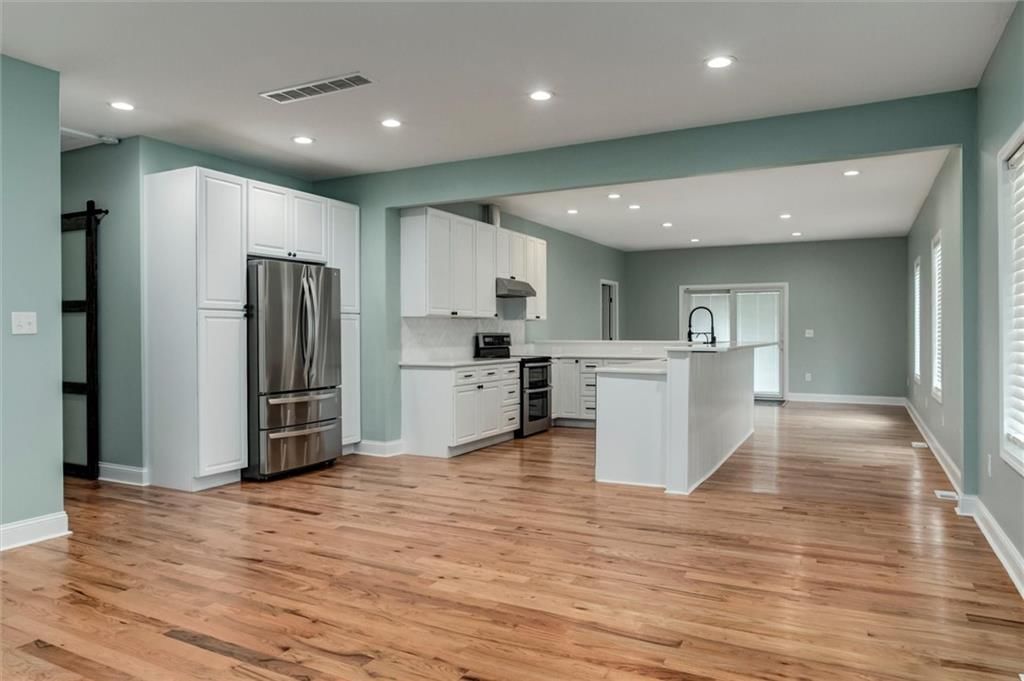 438 Lincoln Avenue — photo 3