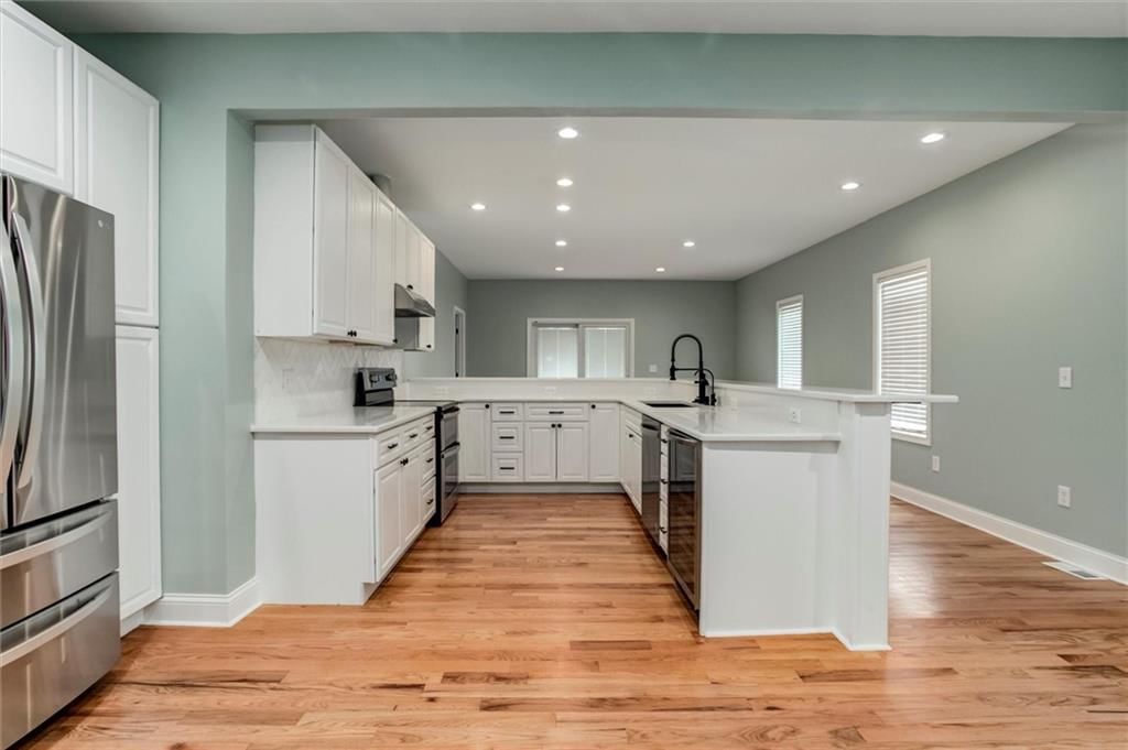 438 Lincoln Avenue — photo 4