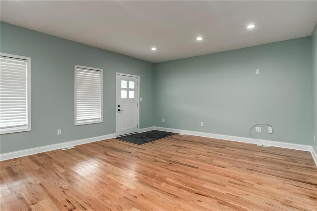 438 Lincoln Avenue — photo 5