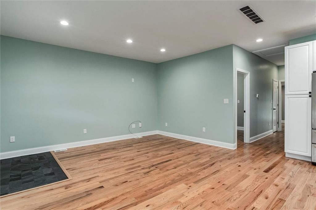 438 Lincoln Avenue — photo 6