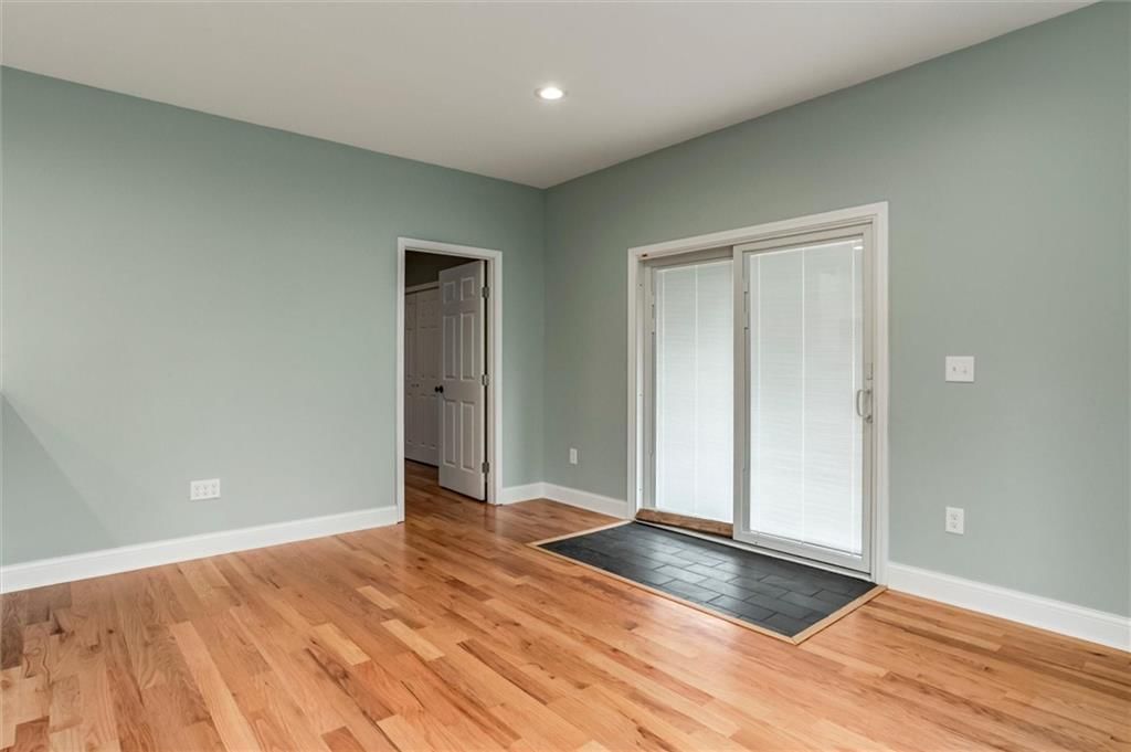 438 Lincoln Avenue — photo 8