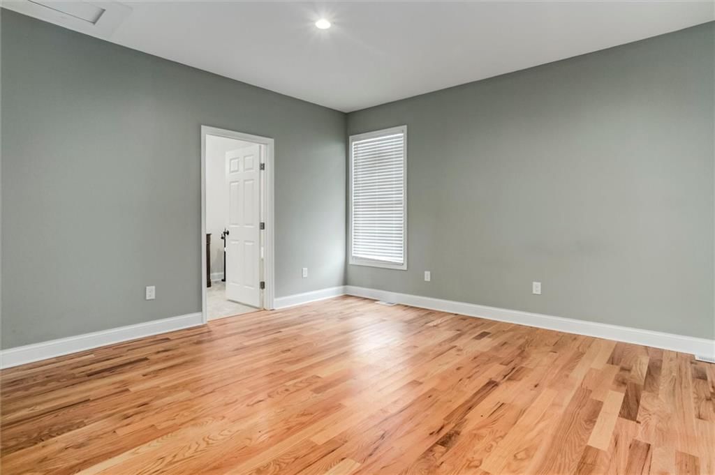 438 Lincoln Avenue — photo 11