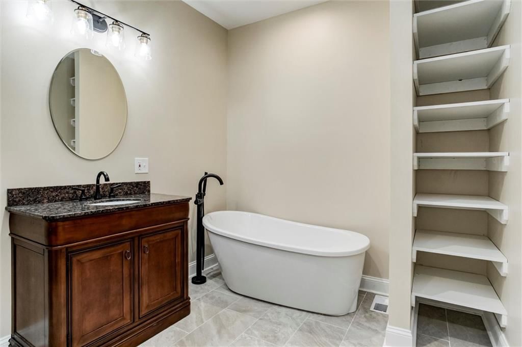 438 Lincoln Avenue — photo 13