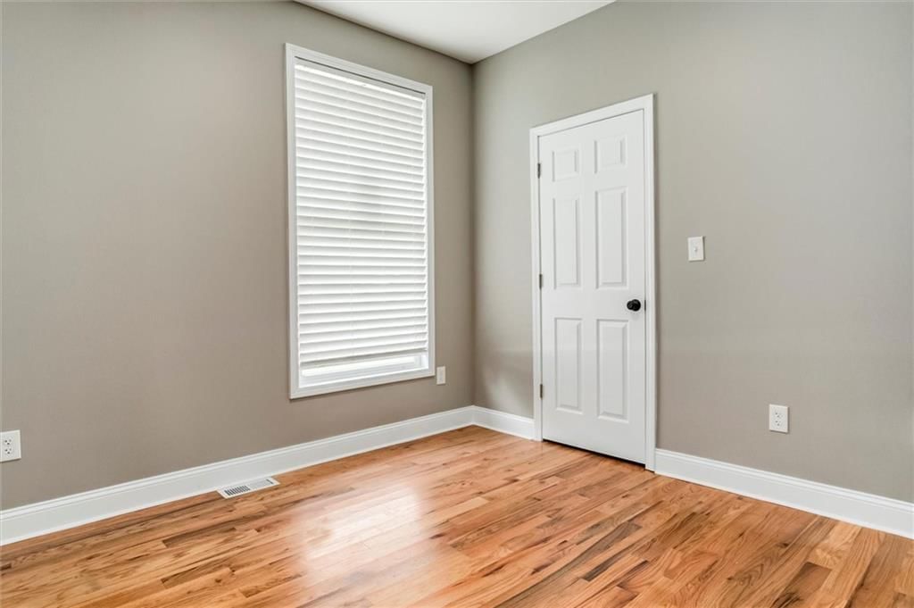 438 Lincoln Avenue — photo 16