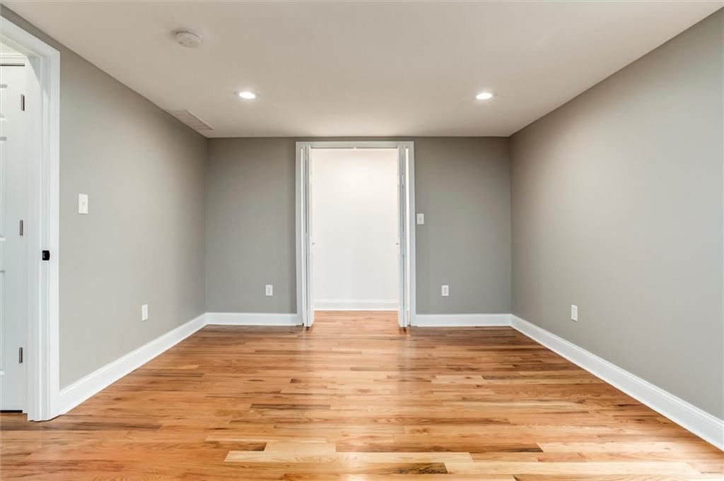 438 Lincoln Avenue — photo 20