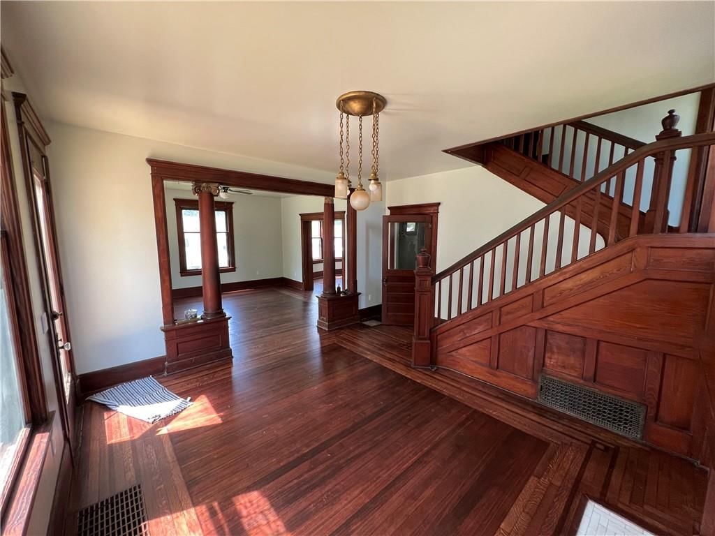 Photo 6 of 25 - 403 N Lincoln Street