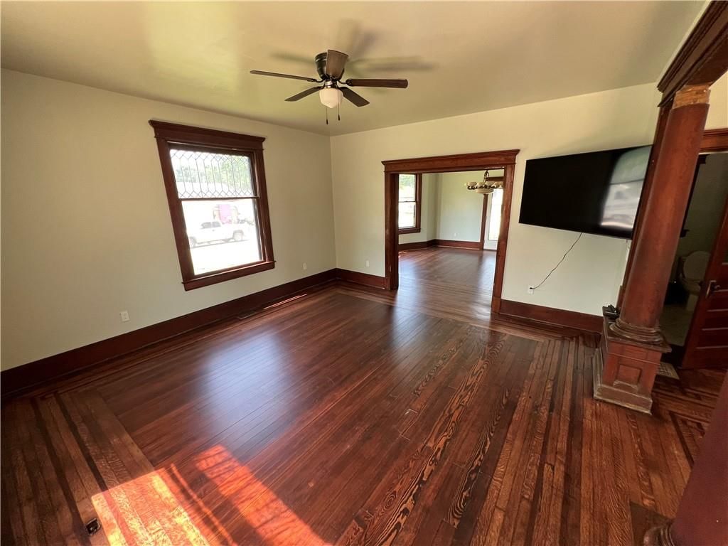 Photo 8 of 25 - 403 N Lincoln Street