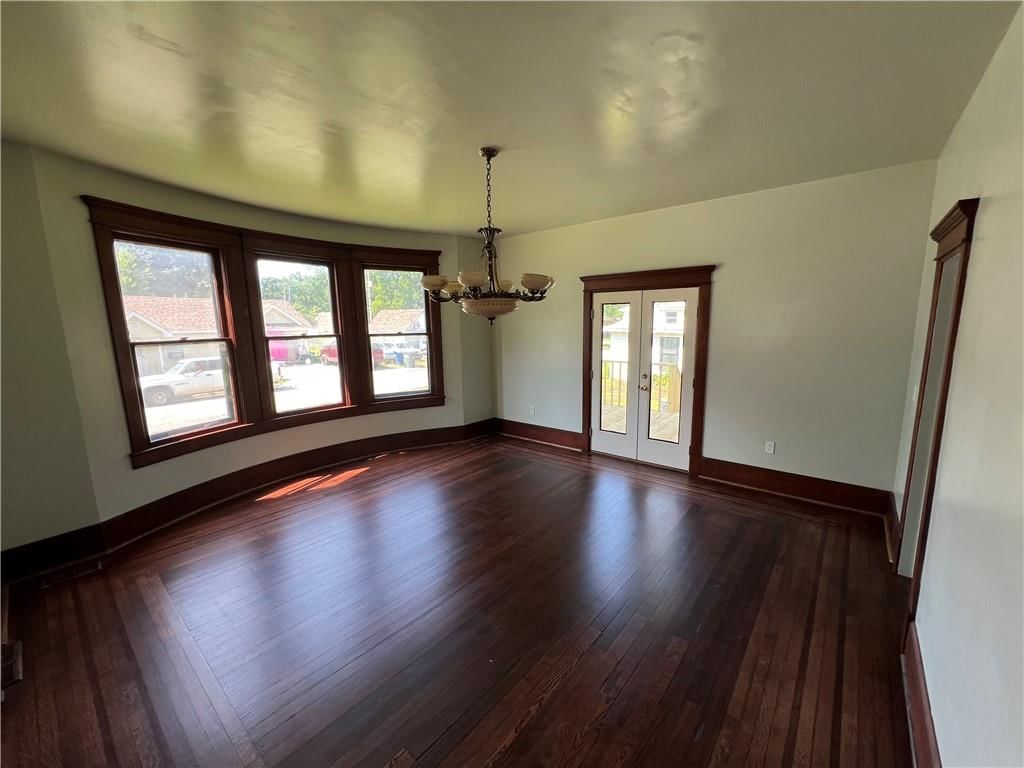 Photo 9 of 25 - 403 N Lincoln Street