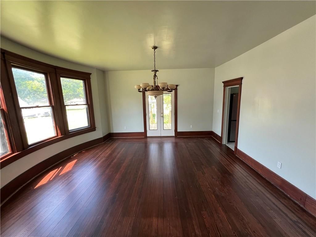 Photo 10 of 25 - 403 N Lincoln Street