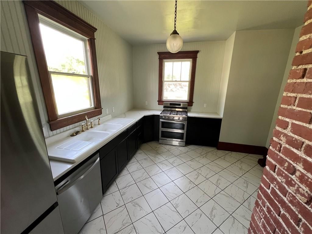 Photo 11 of 25 - 403 N Lincoln Street