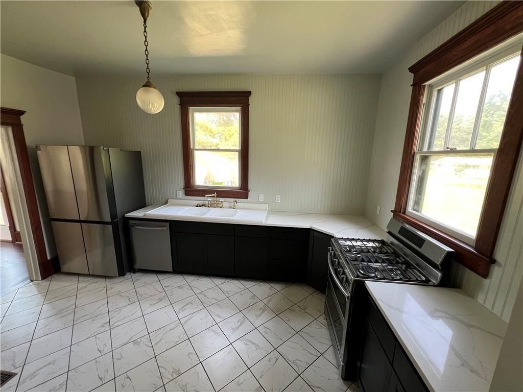 Photo 12 of 25 - 403 N Lincoln Street