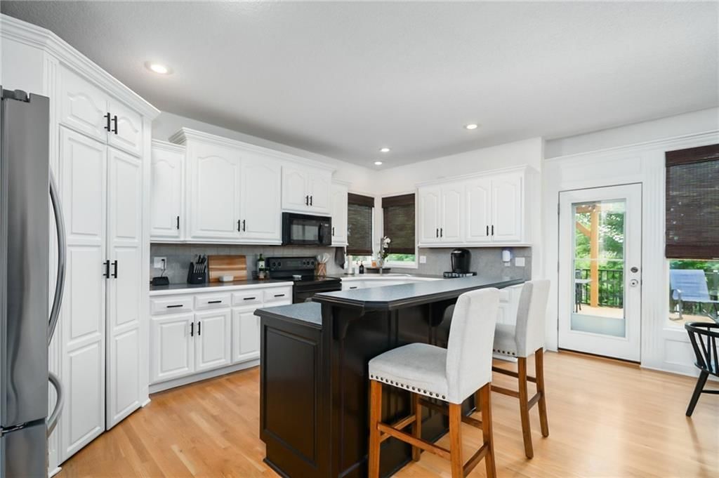 Photo 10 of 61 - 22833 W 44th Street