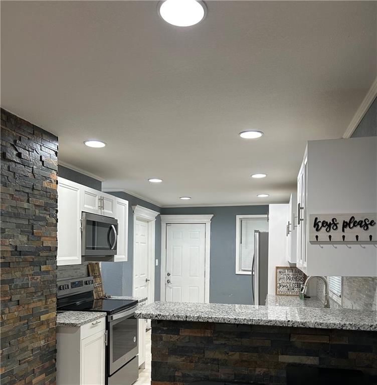 Photo 11 of 29 - 637 N 14th Street