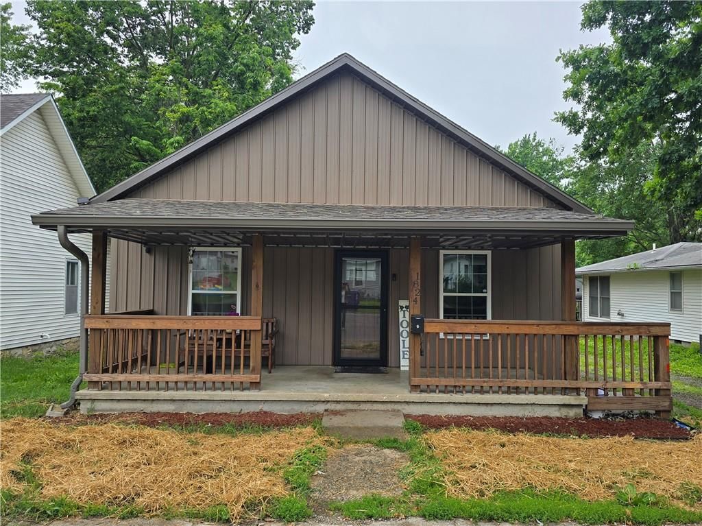 1824 S Grand Avenue, Sedalia, MO