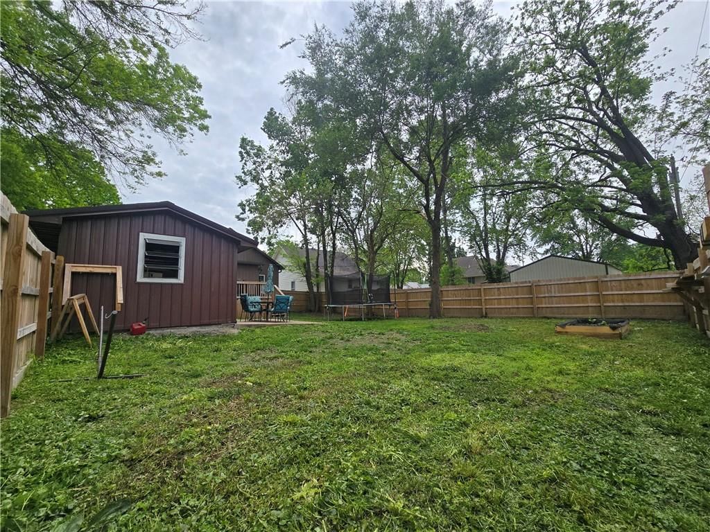 1824 S Grand Avenue — photo 14