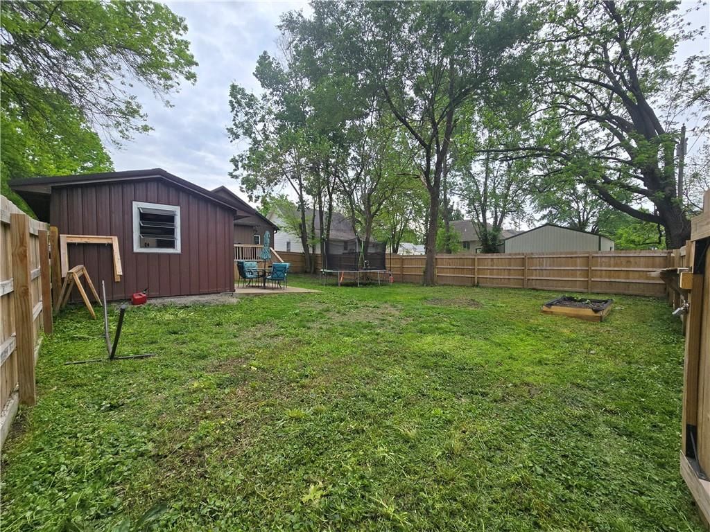 1824 S Grand Avenue — photo 16