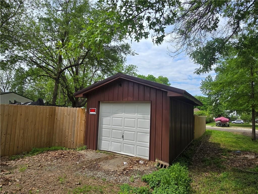 1824 S Grand Avenue — photo 17
